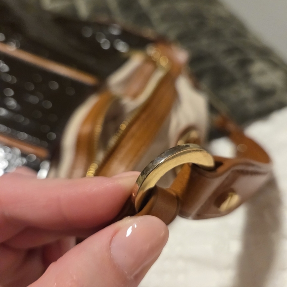 Tory Burch Embossed Patent Leather Shoulder Bag – Brown - Picture 8 of 17